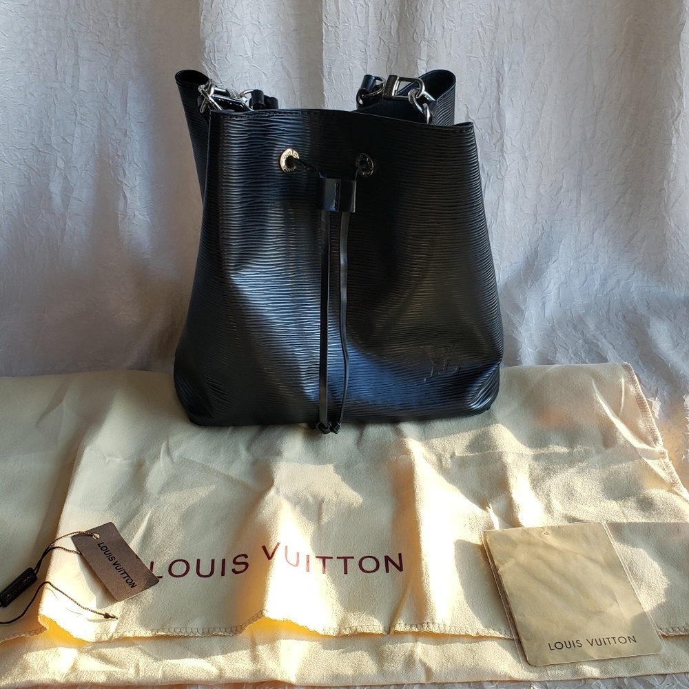 LV Petit Noe Bucket Bag Epi Black